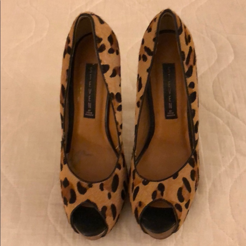 Steve Madden Leopard heels